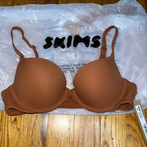 NWT SKIMS FITS EVERYBODY PUSH-UP BRA 32A